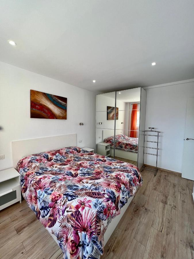 Apartment Crissol Los Cristianos  Exteriör bild